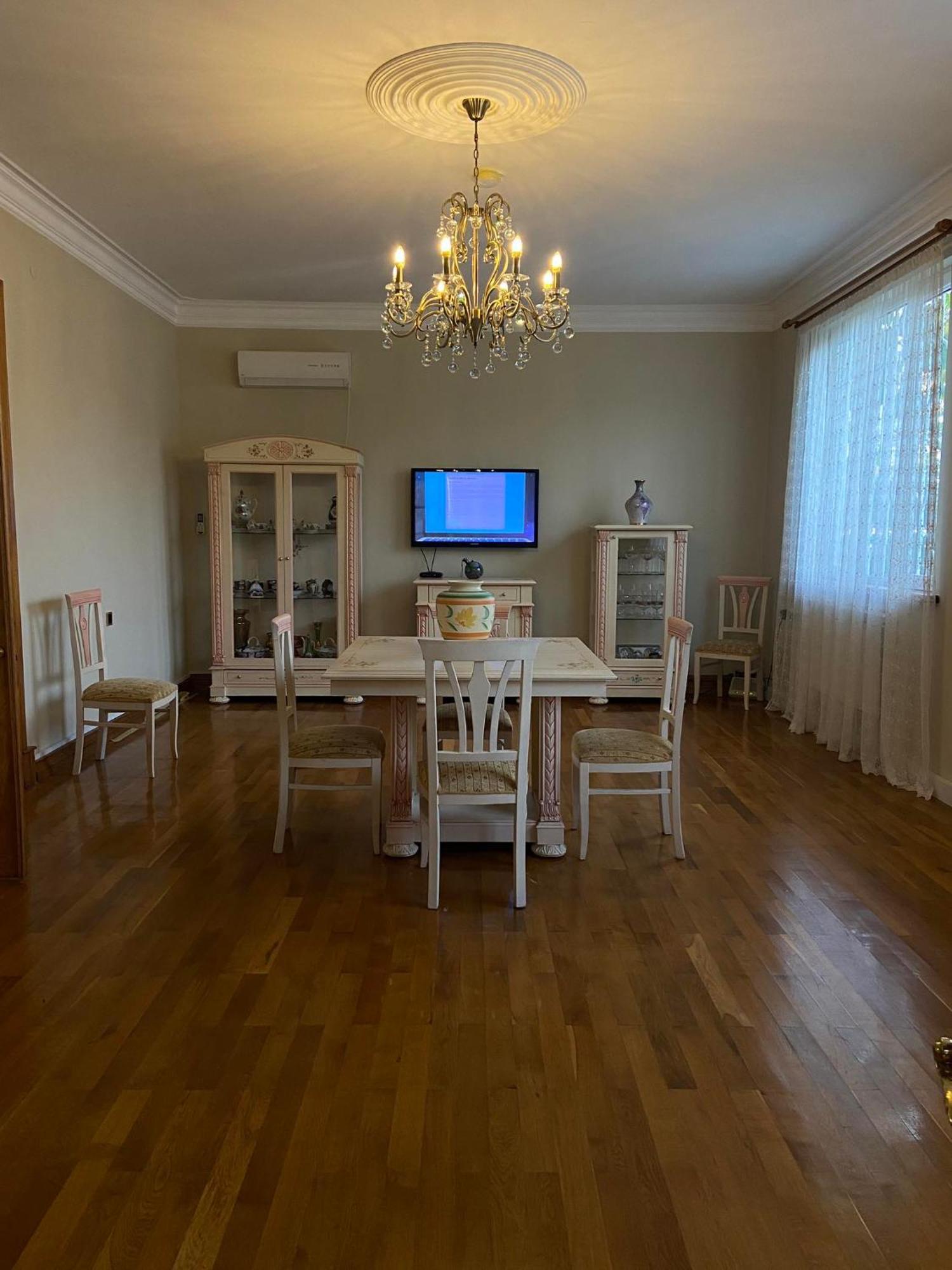 Guest House Green House Zugdidi ภายนอก รูปภาพ