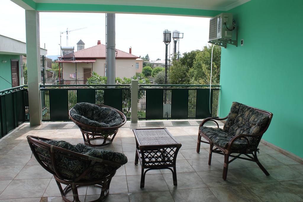 Guest House Green House Zugdidi ภายนอก รูปภาพ